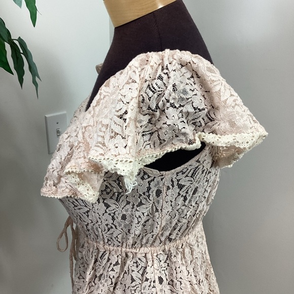 Pixie Dust Clothing floral lace summer top Woman’s size small peach and … - Picture 6 of 15